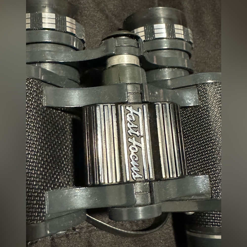 Binoculars. - Picture 2 of 4
